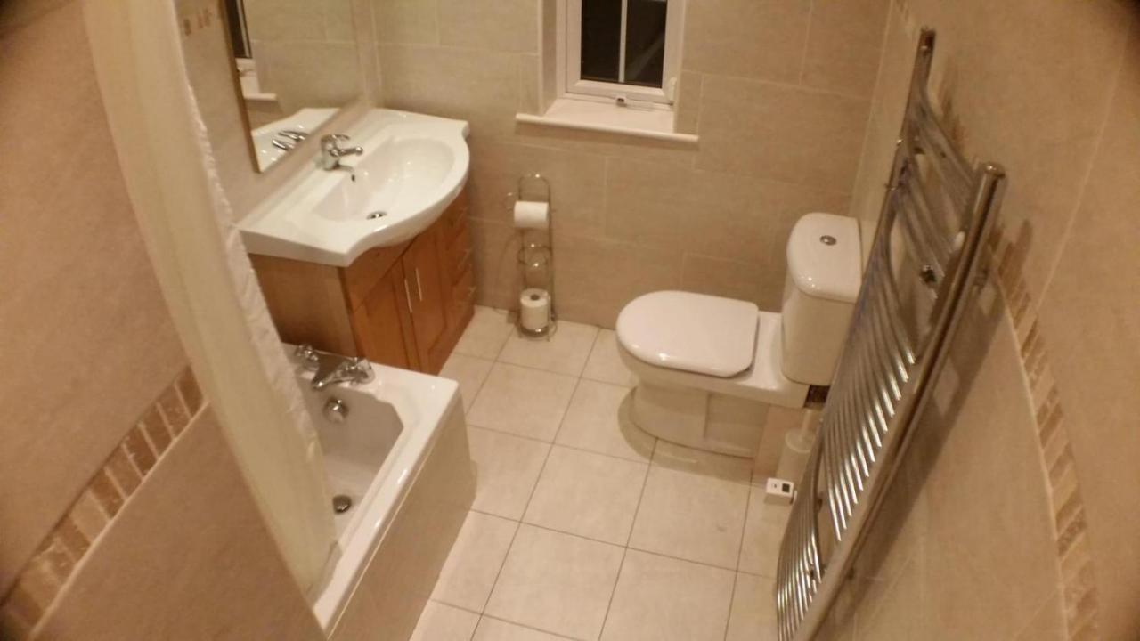 Dublin Airport Big Rooms With Bathroom Outside Room - Kitchen Only 7 Days Reservation Dış mekan fotoğraf